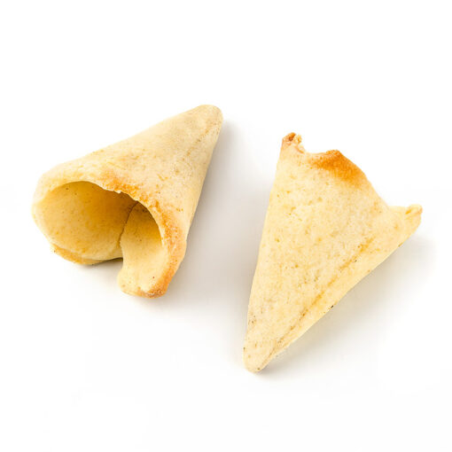 Mini conos de pasta brisa fabricados por la empresa wifredo rizo gourmet pastry